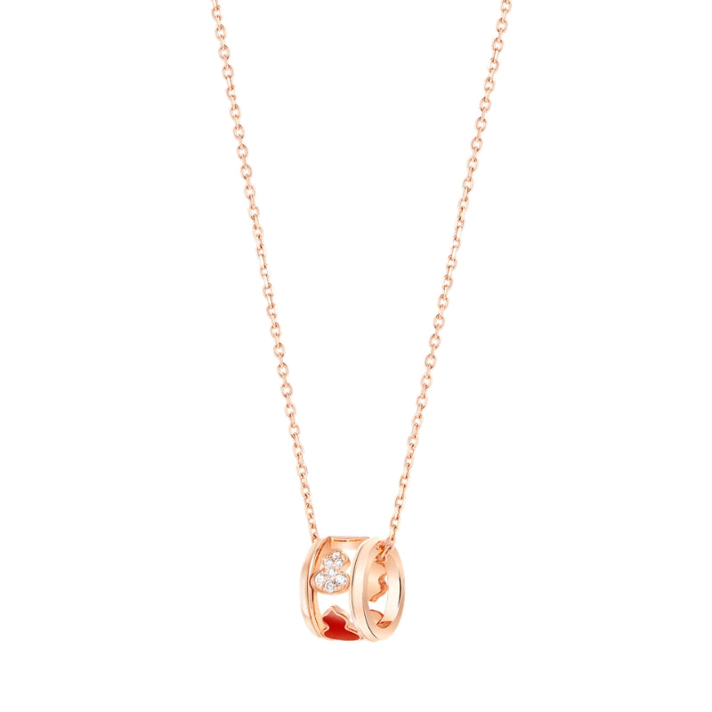 Close Up View Of Qeelin Wulu Eternity large necklace 18K rose gold with diamonds.