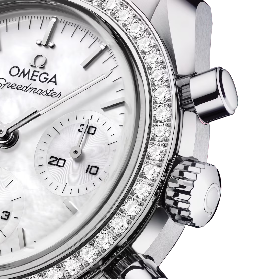 Front side view of Omega Speedmaster 38mm 32415385005001