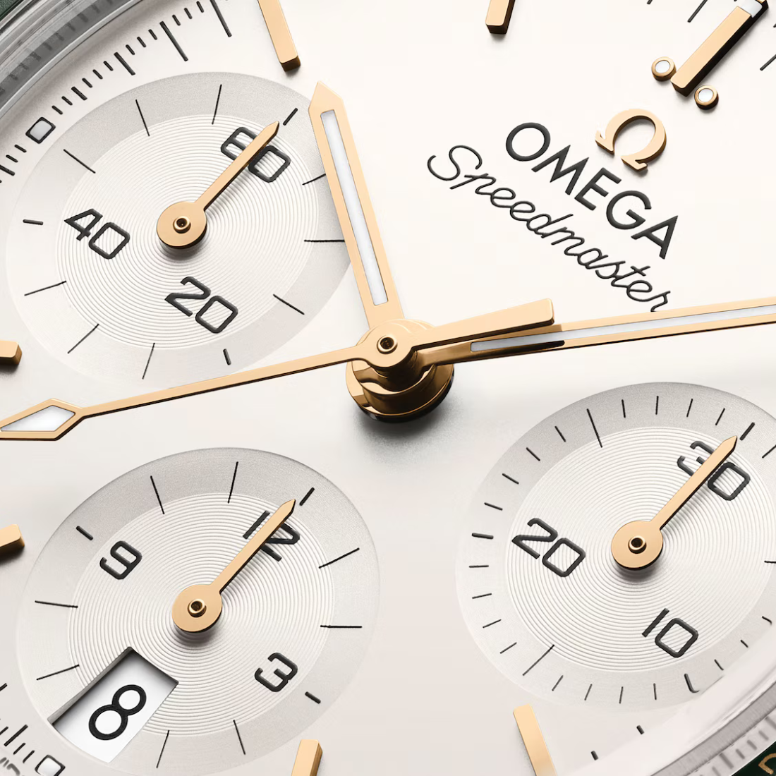 Close up view Omega Speedmaster 38mm 32420385002001