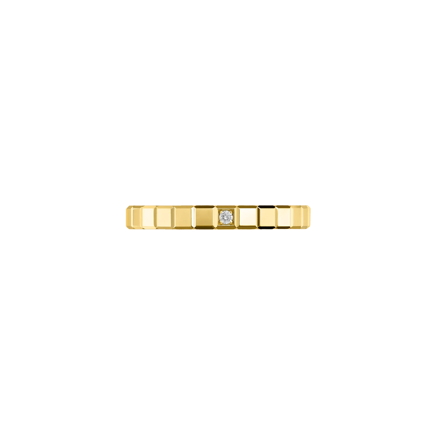 Horizontal view of a gold band showing the consistent square texture.