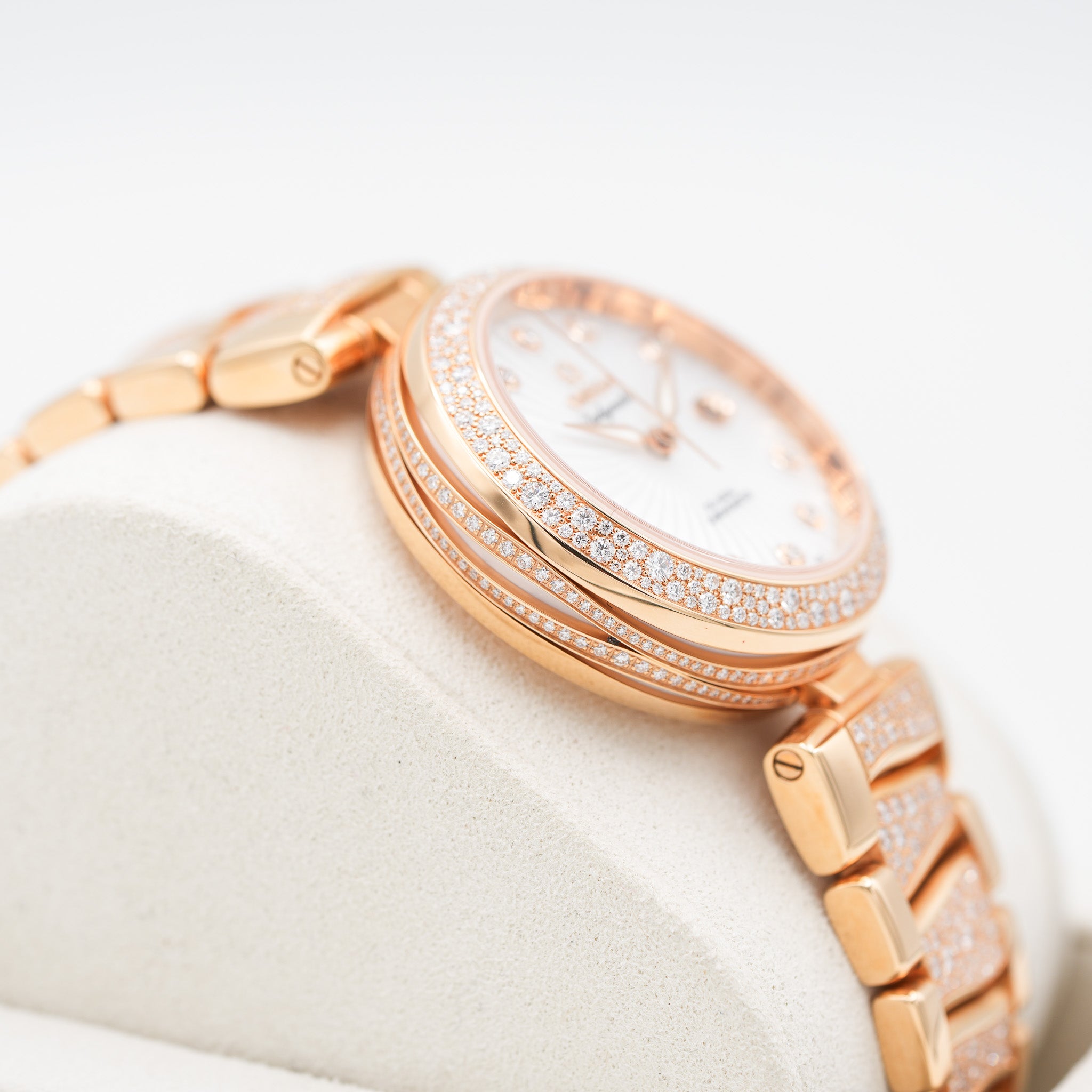 OMEGA 425.65.34.20.55.005 Omega De Ville Ladymatic Co-Axial 34mm Diamonds Watch case