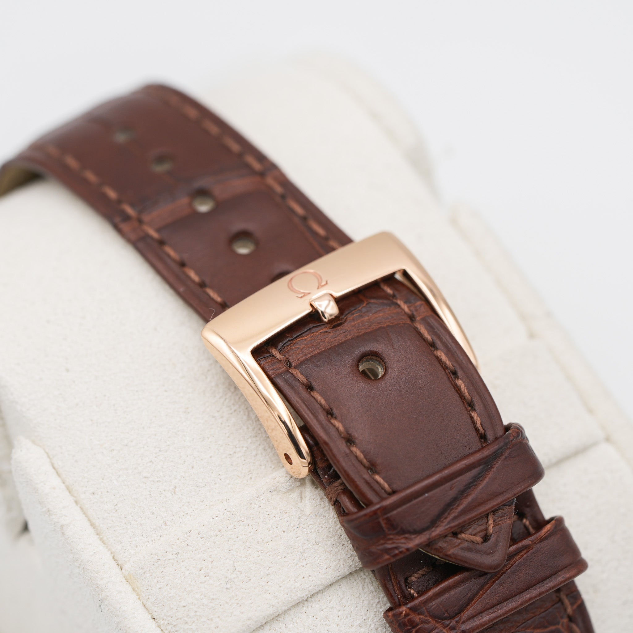 Omega 432.53.40.21.52.002 De Ville Tresor Master Co-Axial 40mm Limited Edition Watch buckle