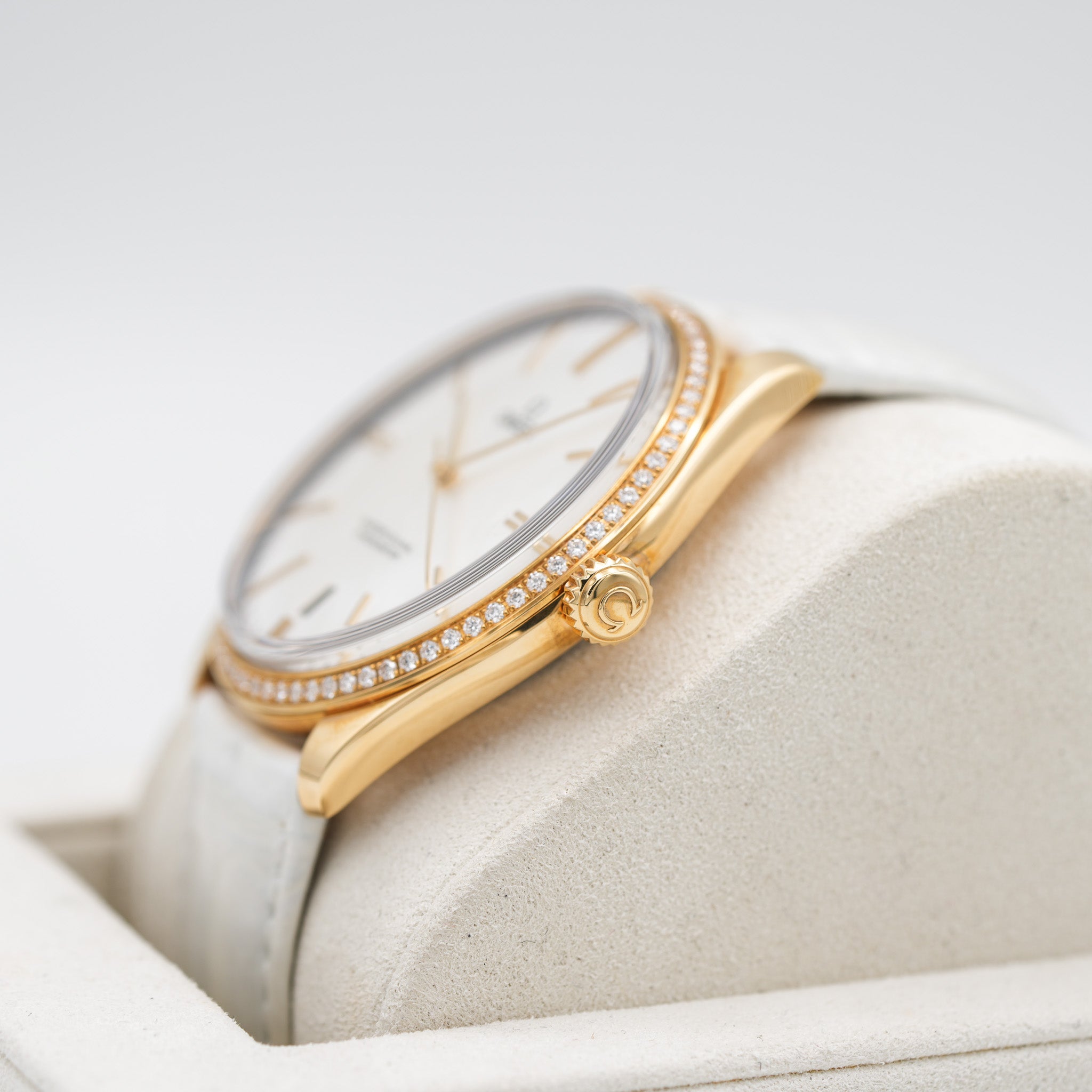 Omega 432.58.40.21.05.002 De Ville Tresor Master Co-Axial Chronometer 40mm Watch crown