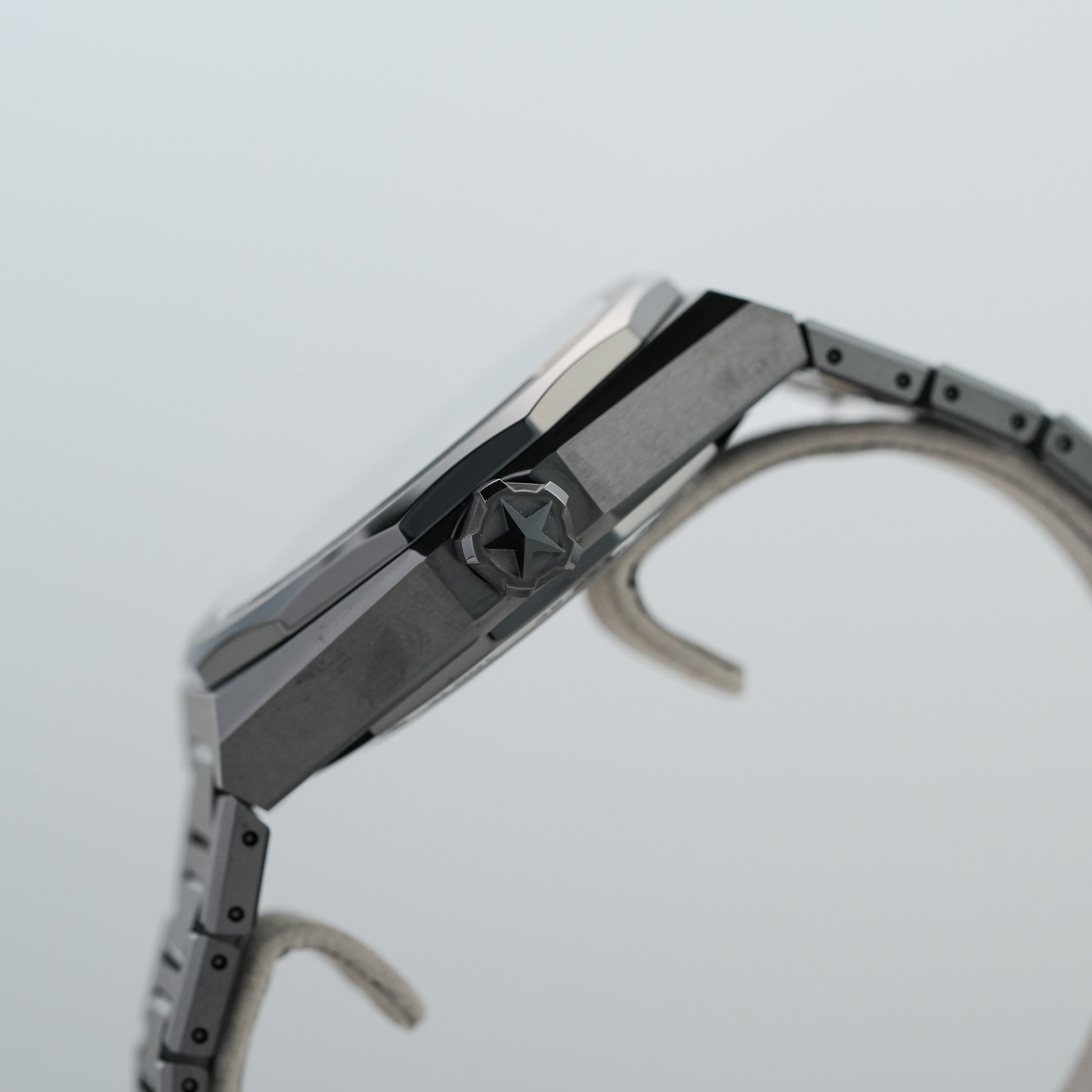 Zenith Defy Skyline Americas Limited Edition Black Ceramic crown 2