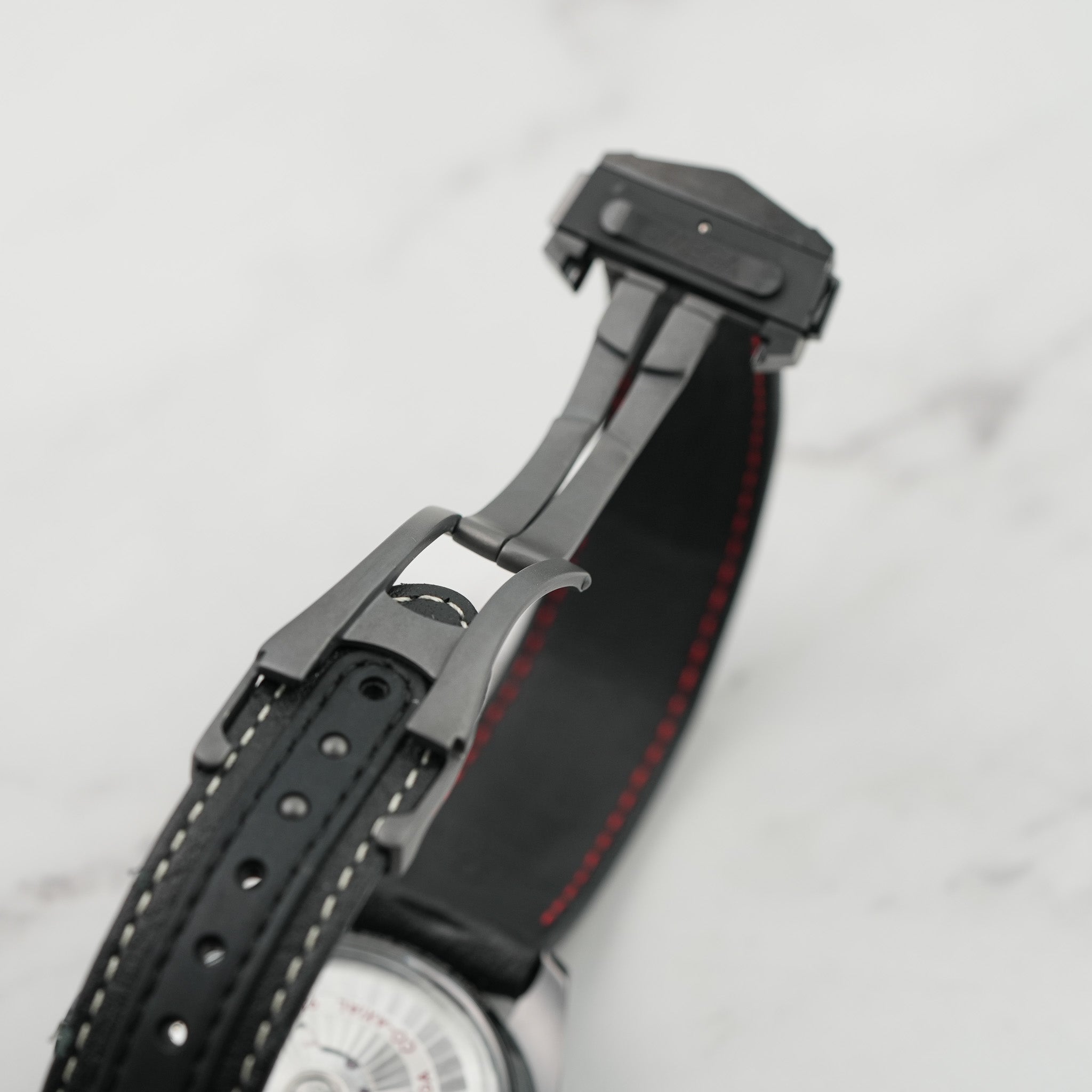 Omega Speedmaster Pitch Black Moonwatch 44.25mm 311.92.44.51.01.004 clasp 2