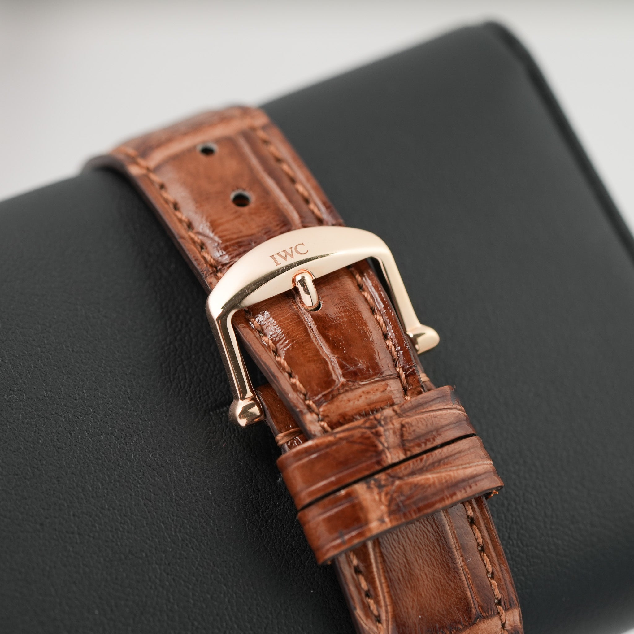 IWC IW459308 Da Vinci 36mm Moonphase Gold Watch buckle