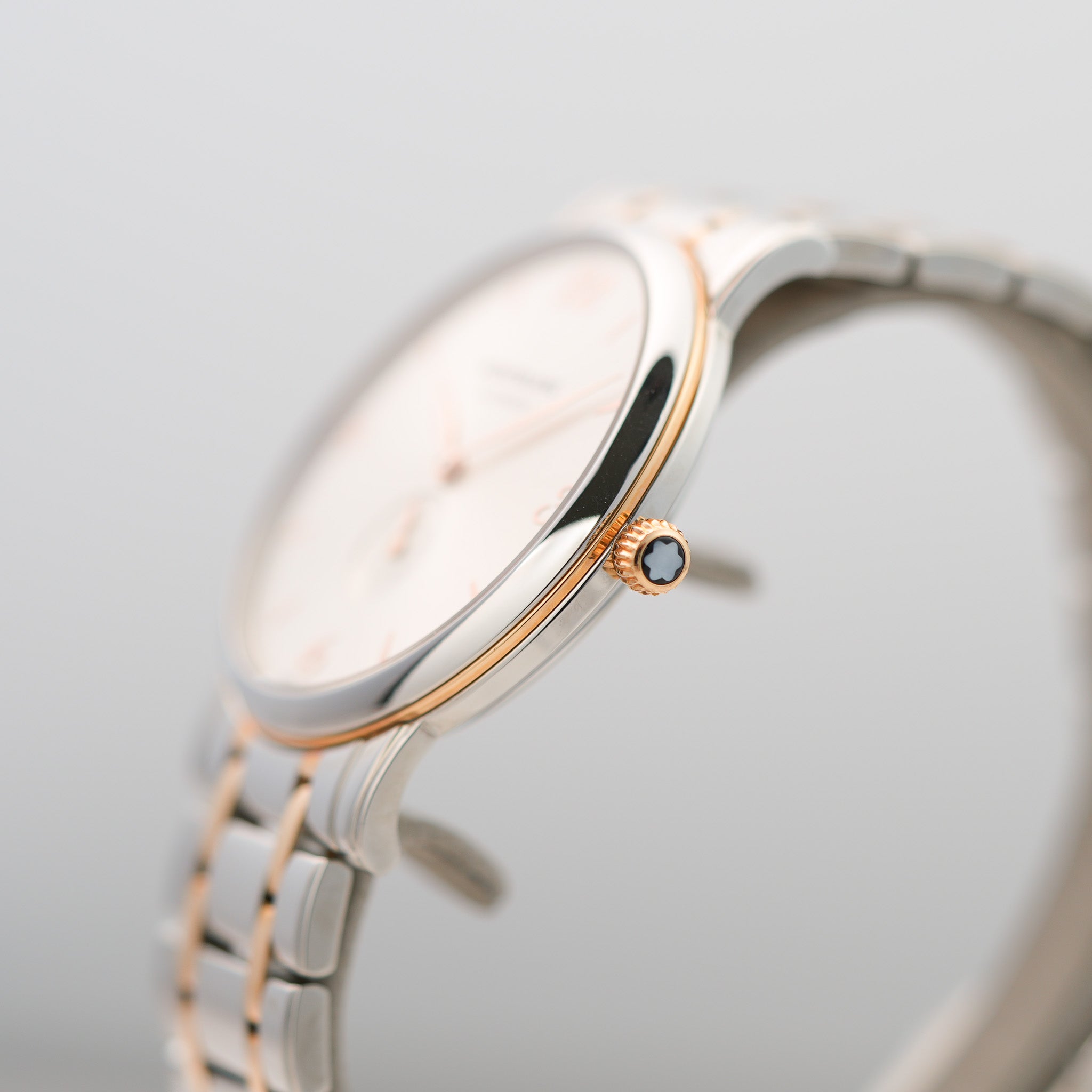 Montblanc Star Classique Automatic 39mm Watch crown