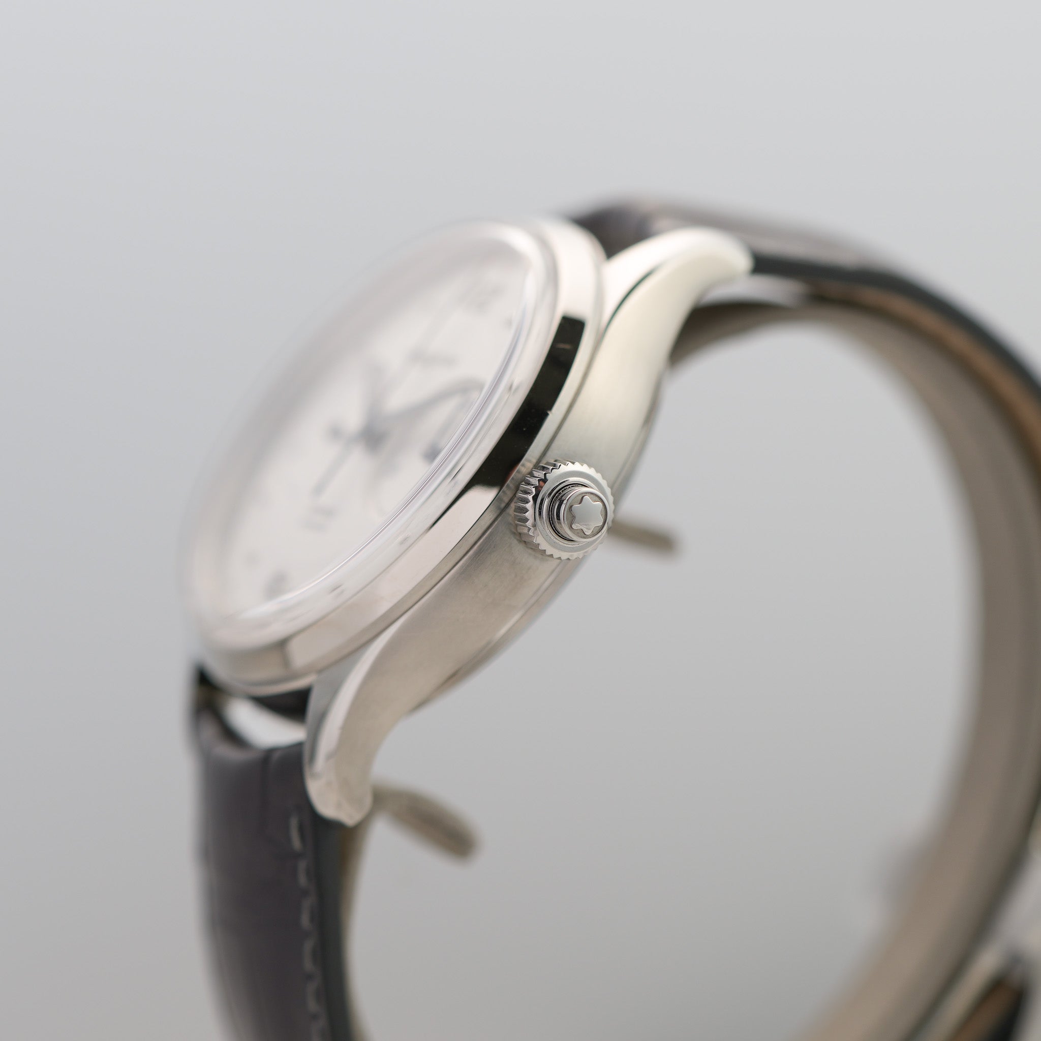 Montblanc Heritage Monopusher Chronograph 42mm Automatic Watch crown