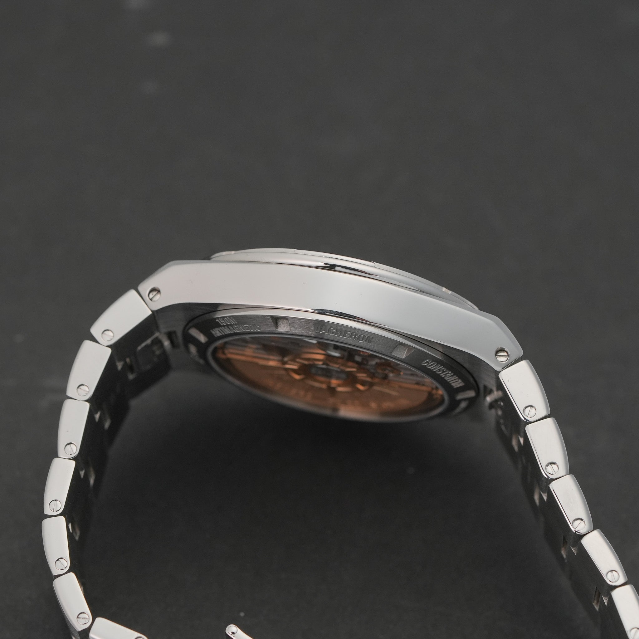 Vacheron Constantin Overseas 41mm Date Blue Full Set case