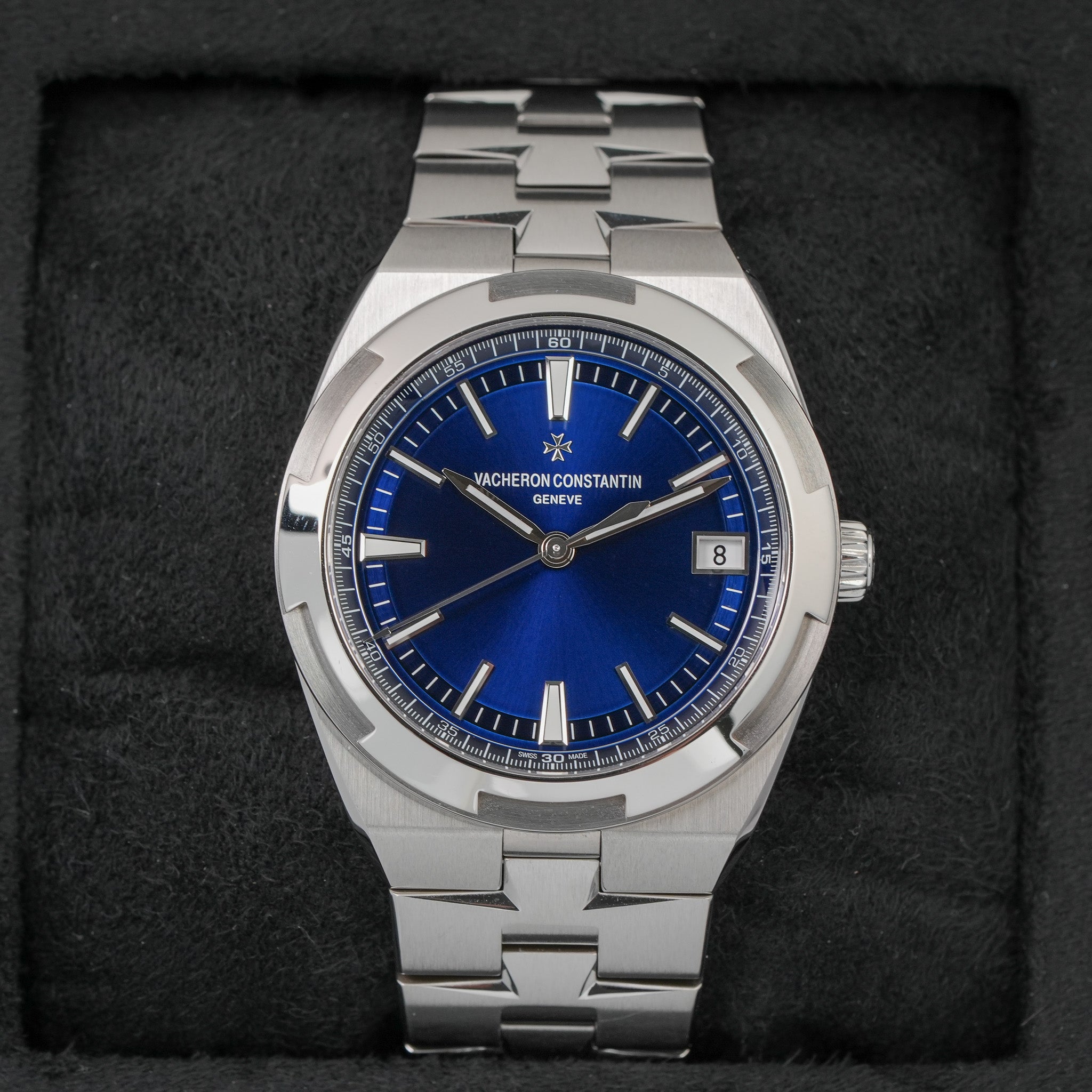 Vacheron Constantin Overseas 41mm Date Blue Full Set dial