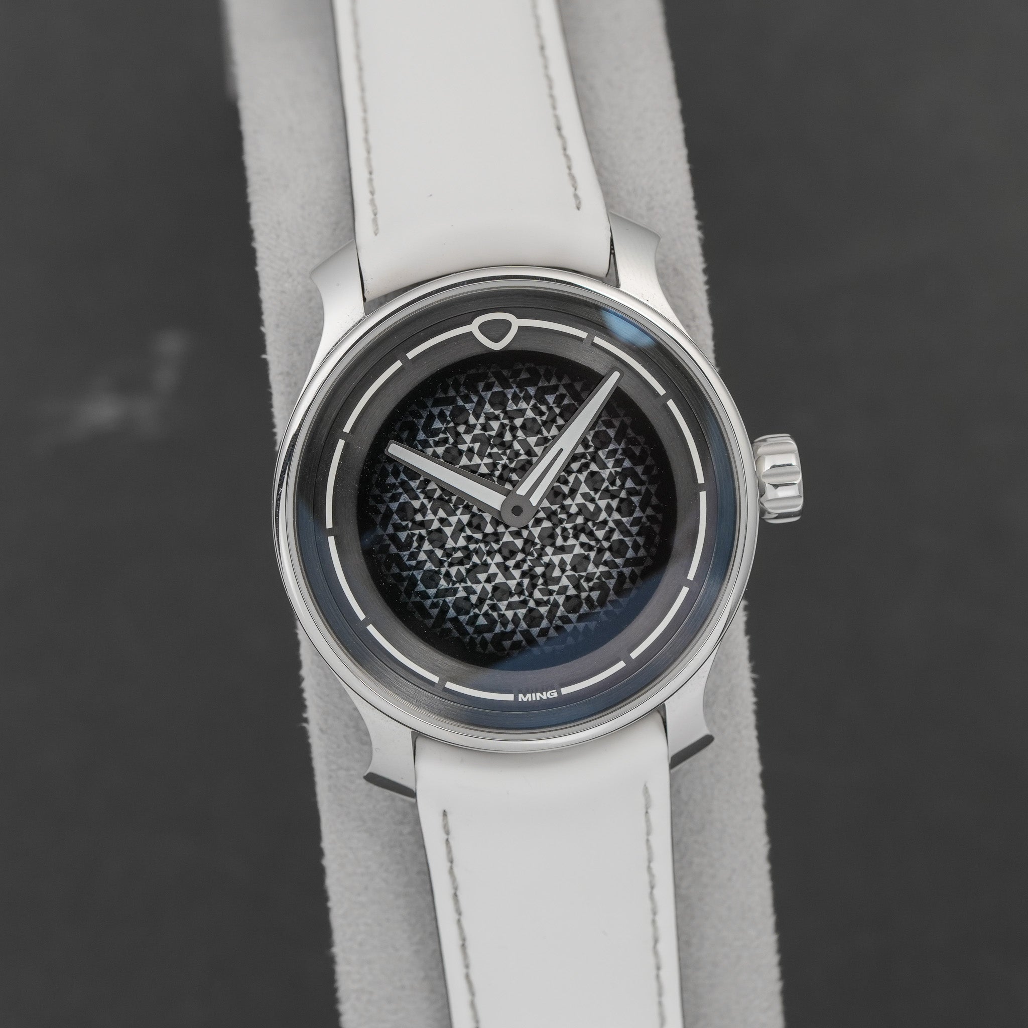 Preowned Ming 37.07 Mosaic Full Set dial 3