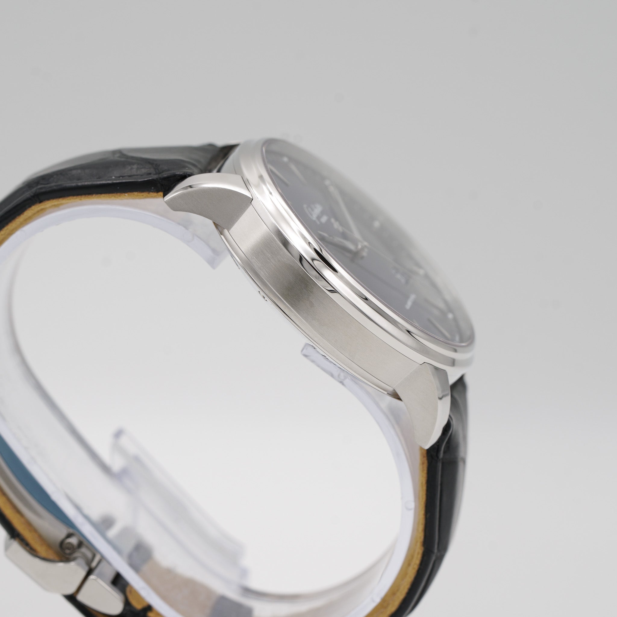 Glashütte Original Senator Excellence Panorama Date 1-36-03-04-02-01 case side