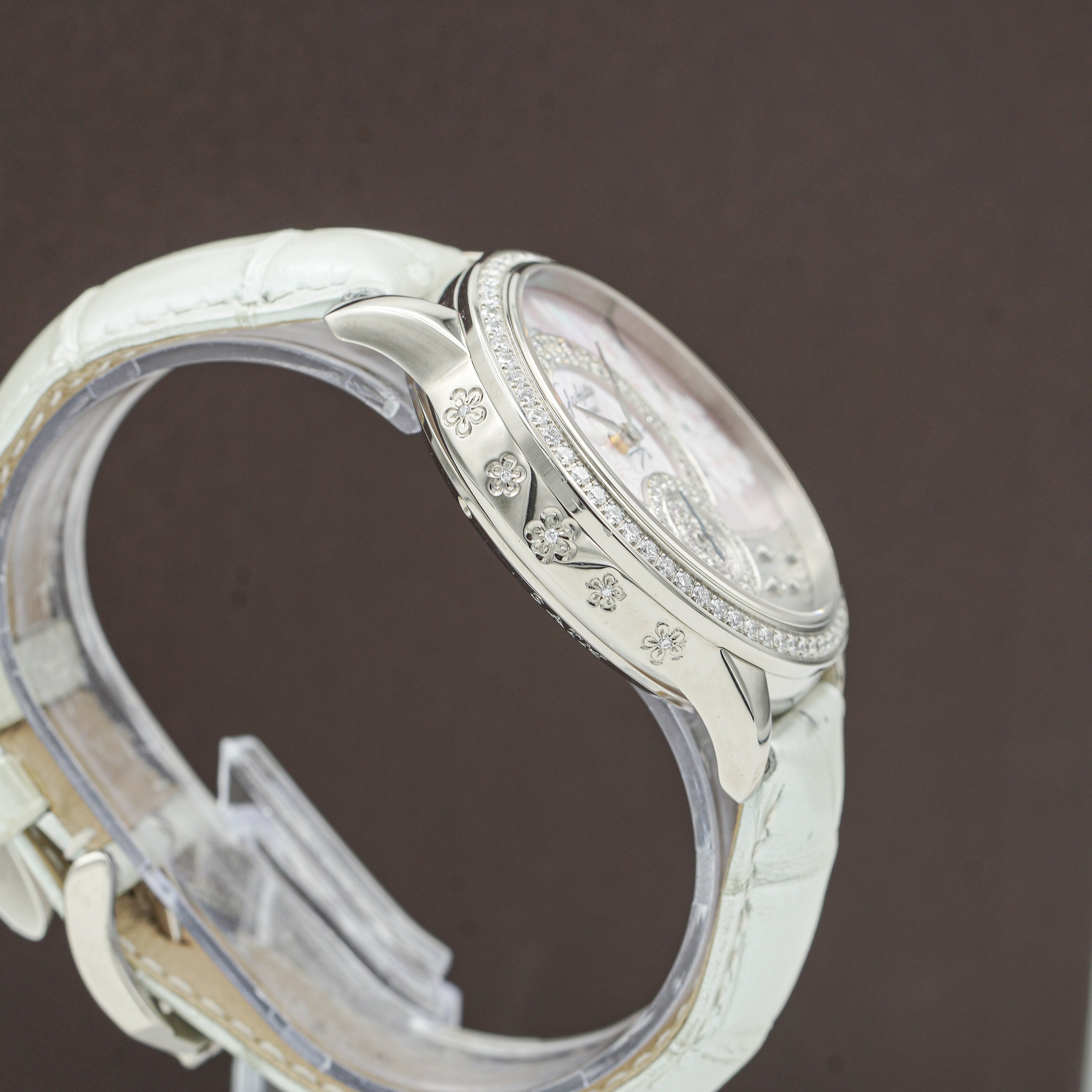 Glashütte Original Spring Blossom Star Collection 90-00-04-04-04 case side