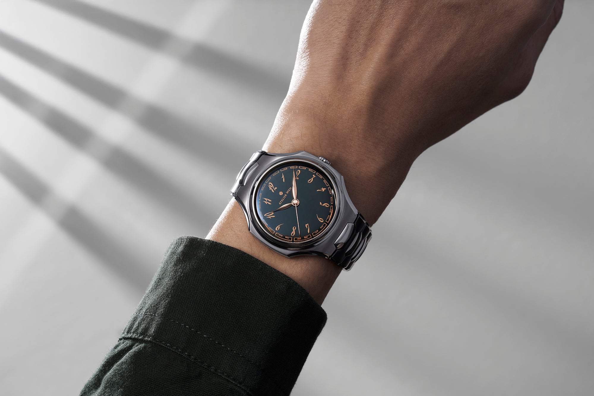 Wrist shot of Atelier Wen Inflection Mò 墨 Black