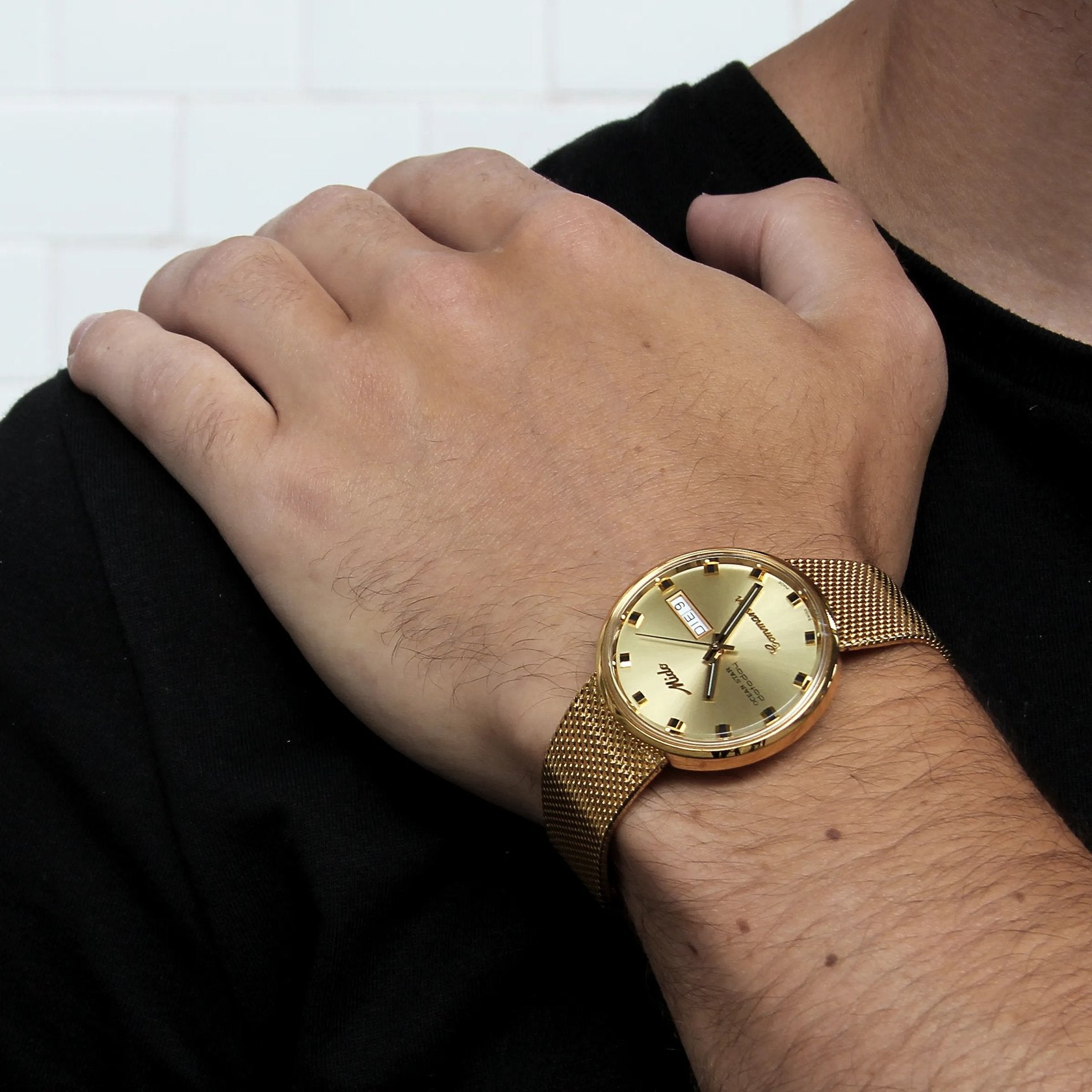 MIDO Commander 1959 Champagne Gold Tone PVD on Milanese Bracelet 37mm M842932213