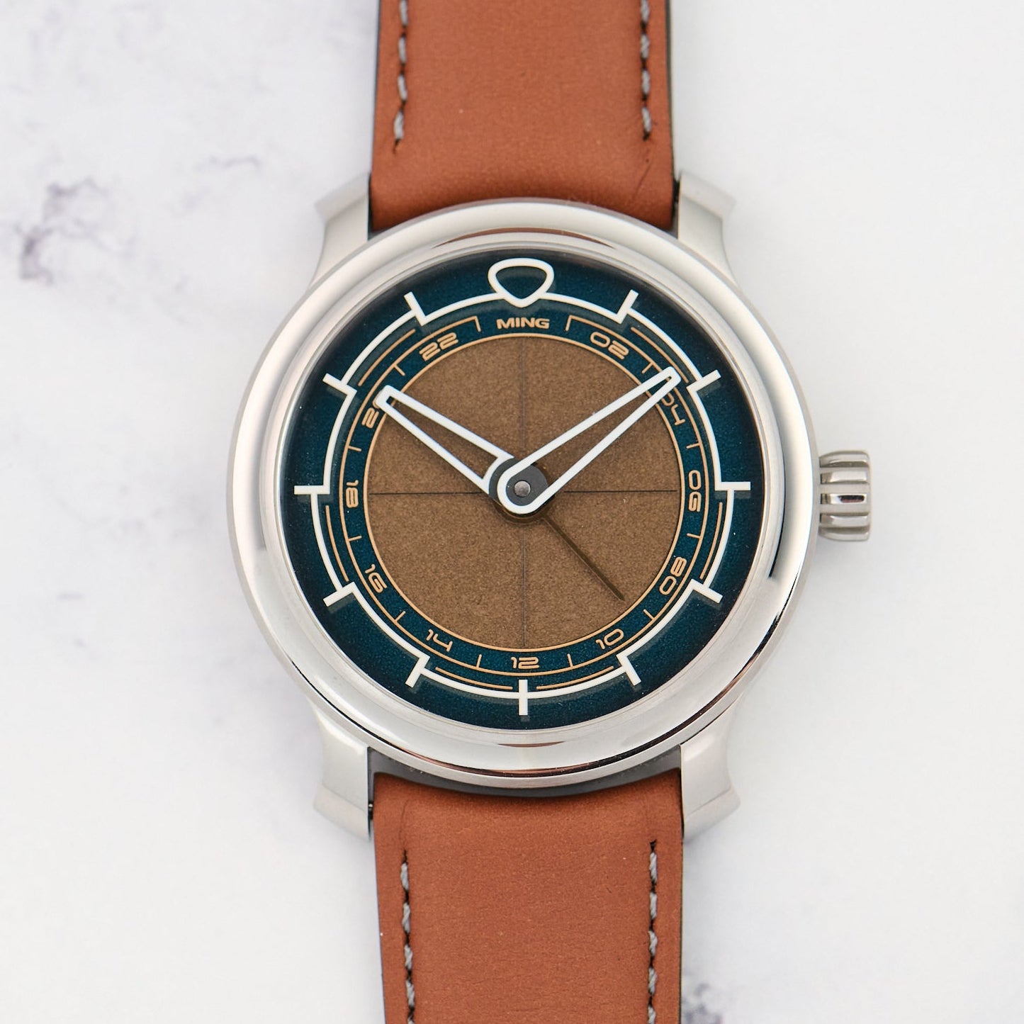 Ming 22.01 GMT Gilt dial
