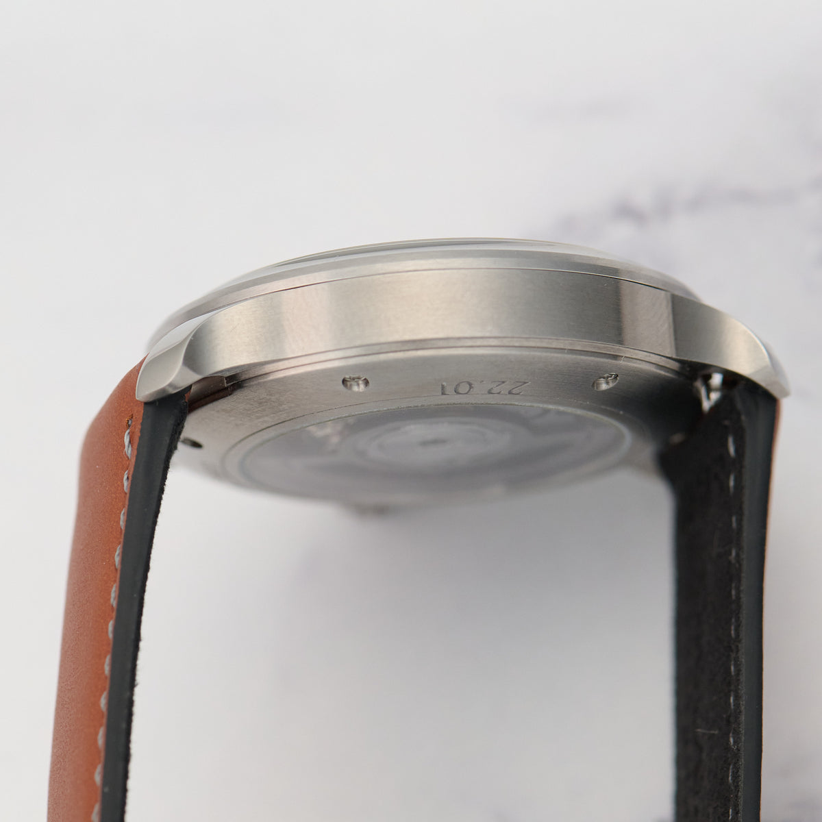 Ming 22.01 GMT Gilt case side