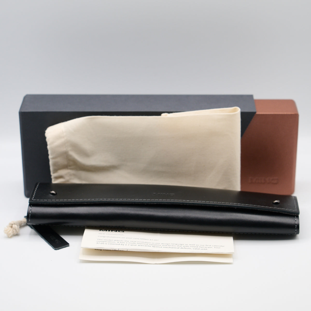 Ming 37.05 Moonphase Full Set box papers