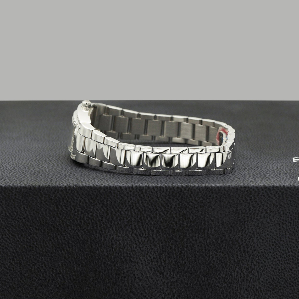 Piaget Limelight Tonneau Shape Bracelet Watch G0A29129b bracelet bottom