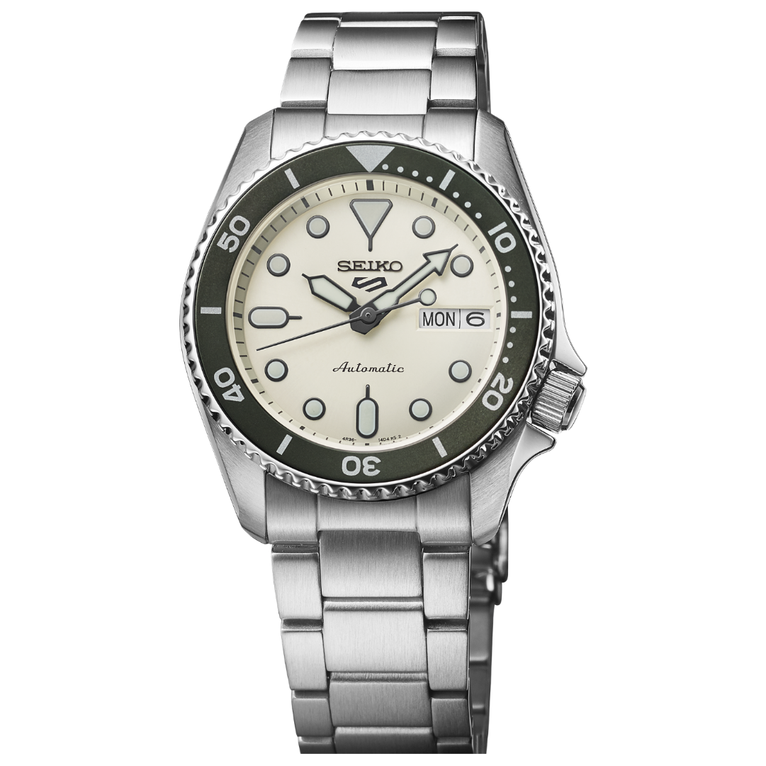 Seiko 5 Sports SKX Mid-Size Ivory 38mm SRPK31 Dial Closeup