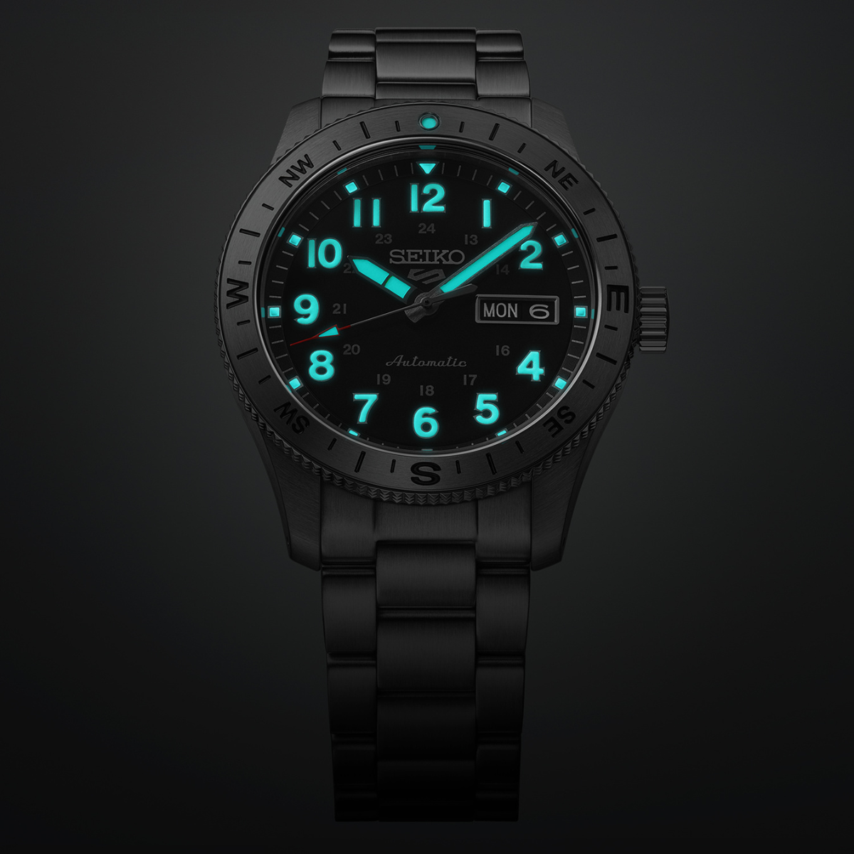 Seiko 5 Sports Field Series Compass HDB006 soldier shot 3