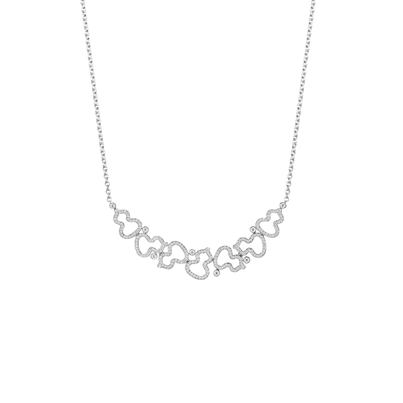 Close Up View Qeelin Wulu medium necklace in 18K white gold set with diamonds.