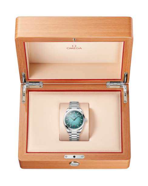 Box view of Omega Seamaster Aqua Terra 150M 41 mm, steel on steel