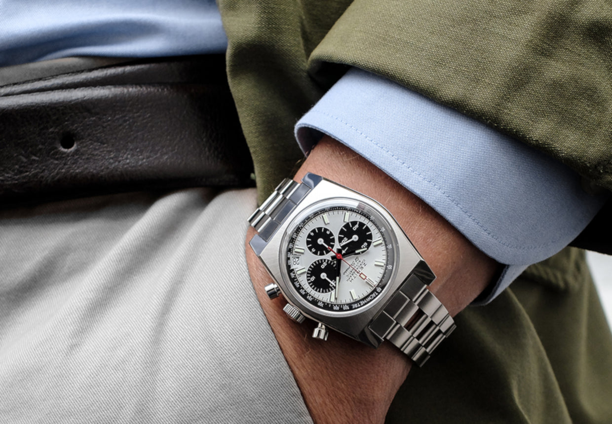 Zenith A384 Revival Chronograph Panda dial 03.A384.400/21.M384 Carat & Co. wrist shot