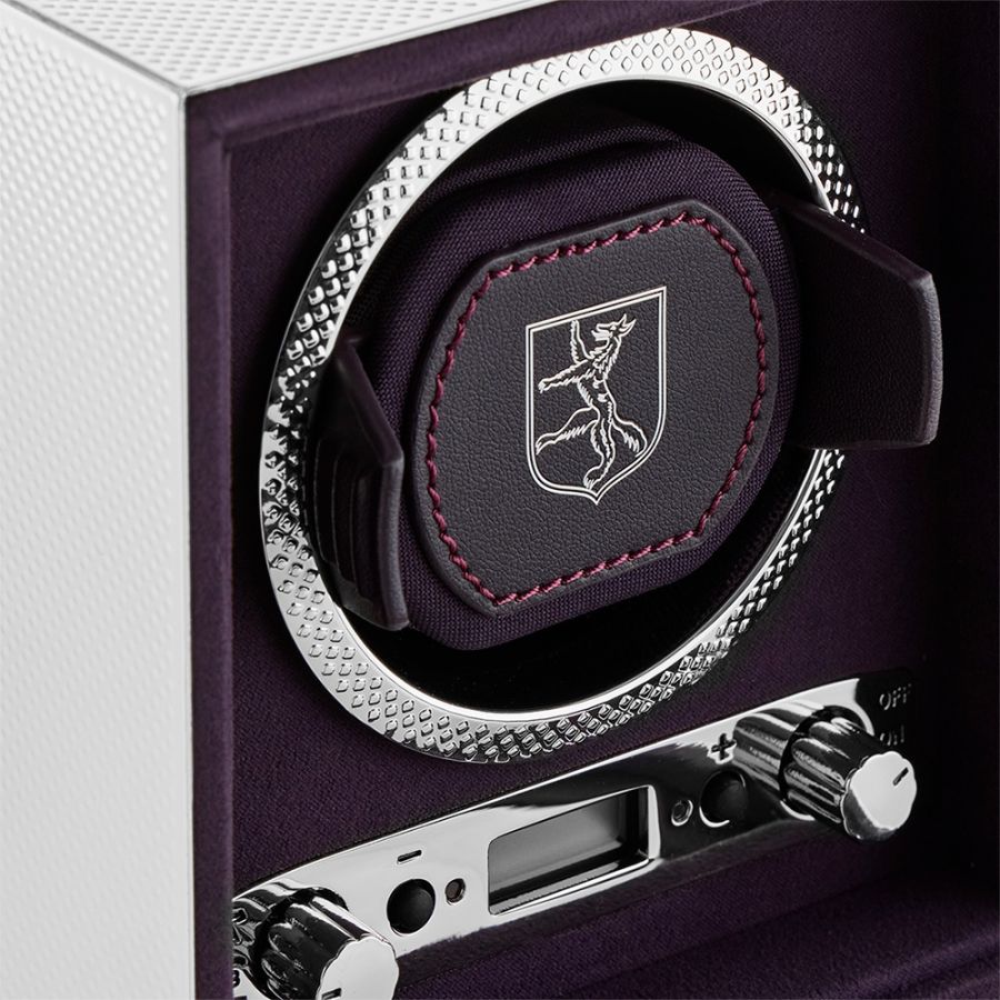 Open View Of Wolf Silver Single Watch Winder SIlver pattern.
