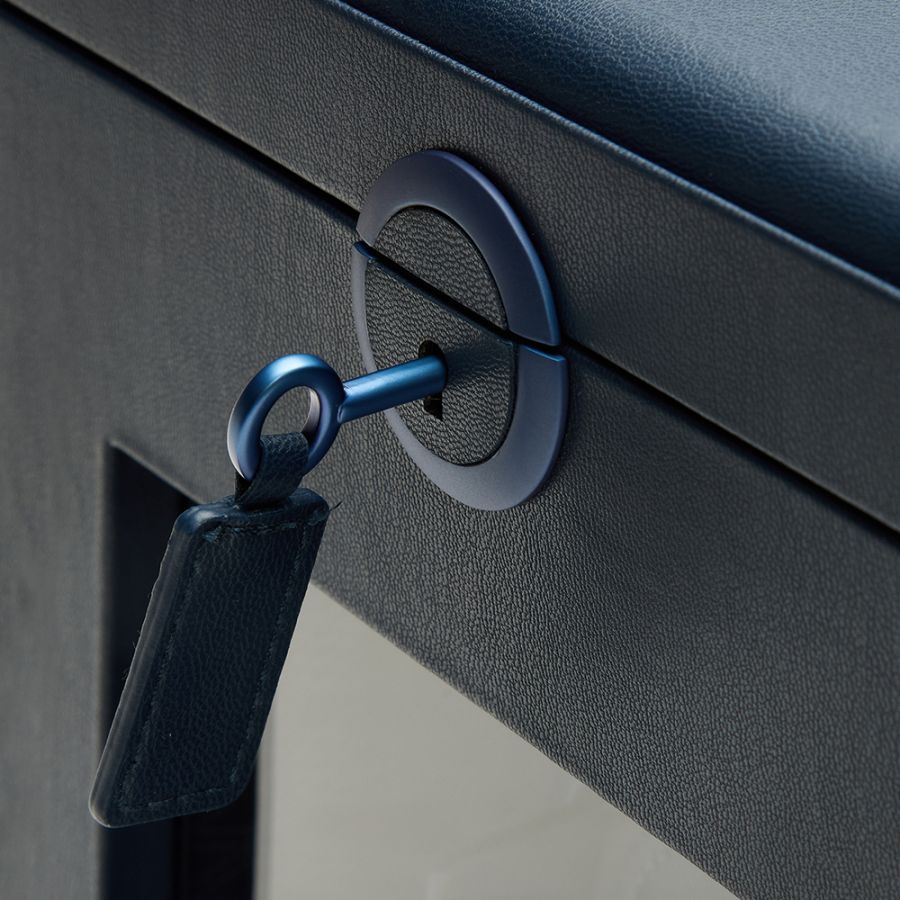 Key View Of Wolf Earth Single Watch Winder Blue Leather.