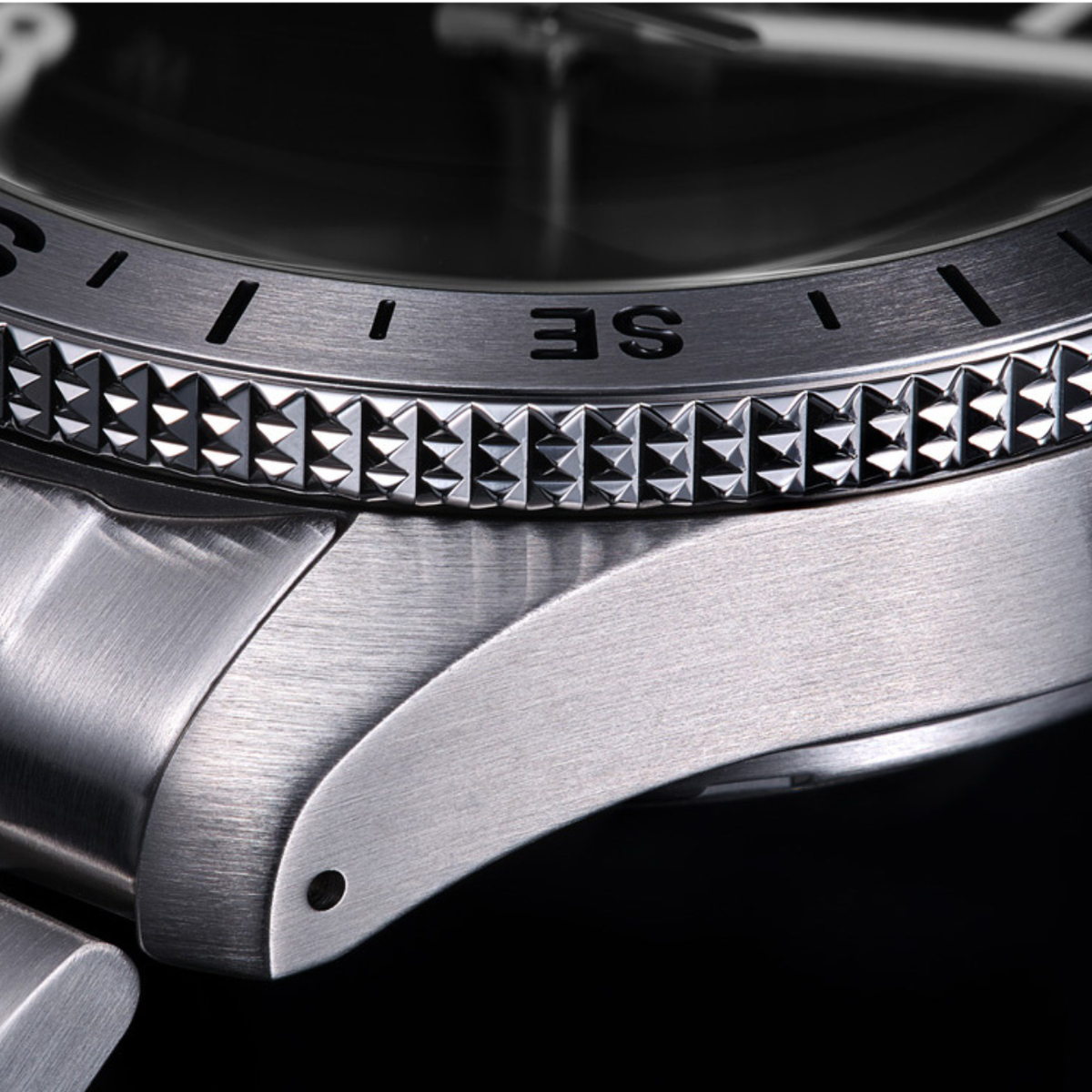 Close up Dial view of Seiko 5 Sports Field Series Compass HDB007