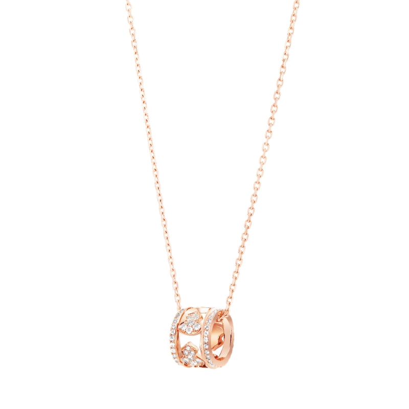 Close Up OF Qeelin Wulu Eternity large necklace 18K rose gold set with diamonds