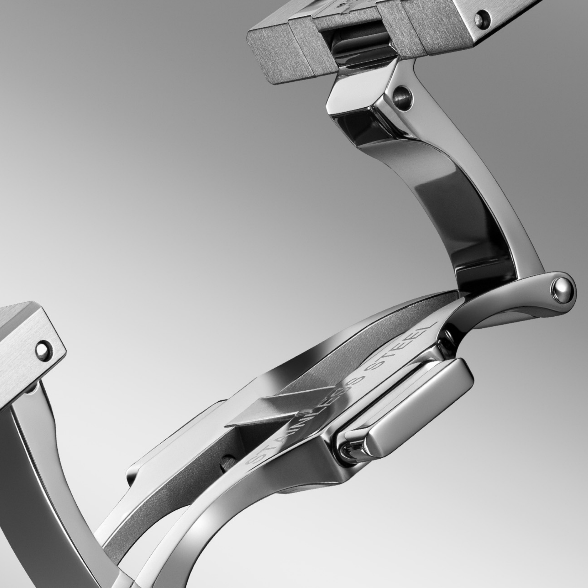 Open Chain View of Corum Admiral 39mm Automatic Petrol Sunburst A39.231.AQ0.0G