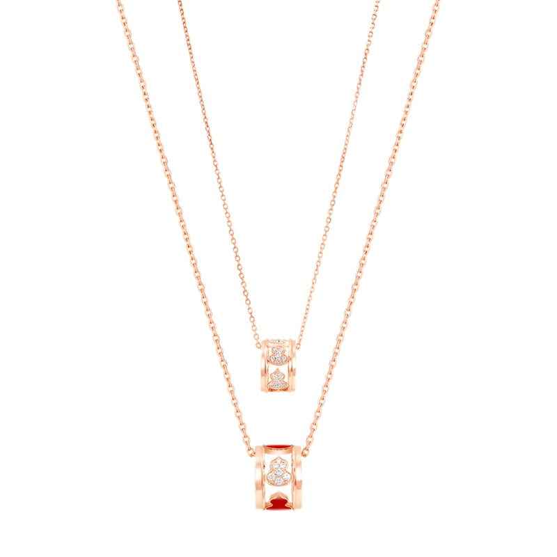 Double View Of Qeelin Wulu Eternity large necklace 18K rose gold with diamonds.