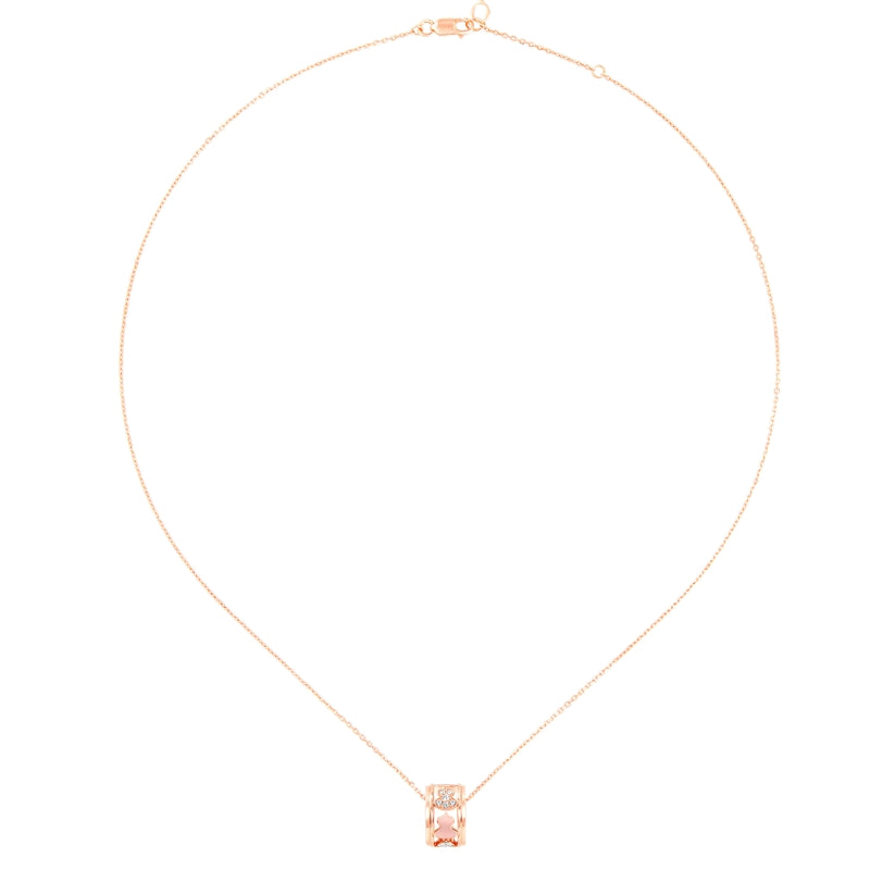 Full  View Of Qeelin Wulu Eternity small necklace 18K rose gold and pink.