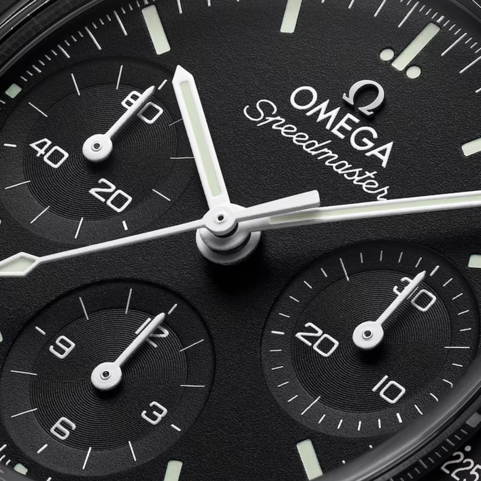 Dial View of Omega Speedmaster 38mm 32430385001002