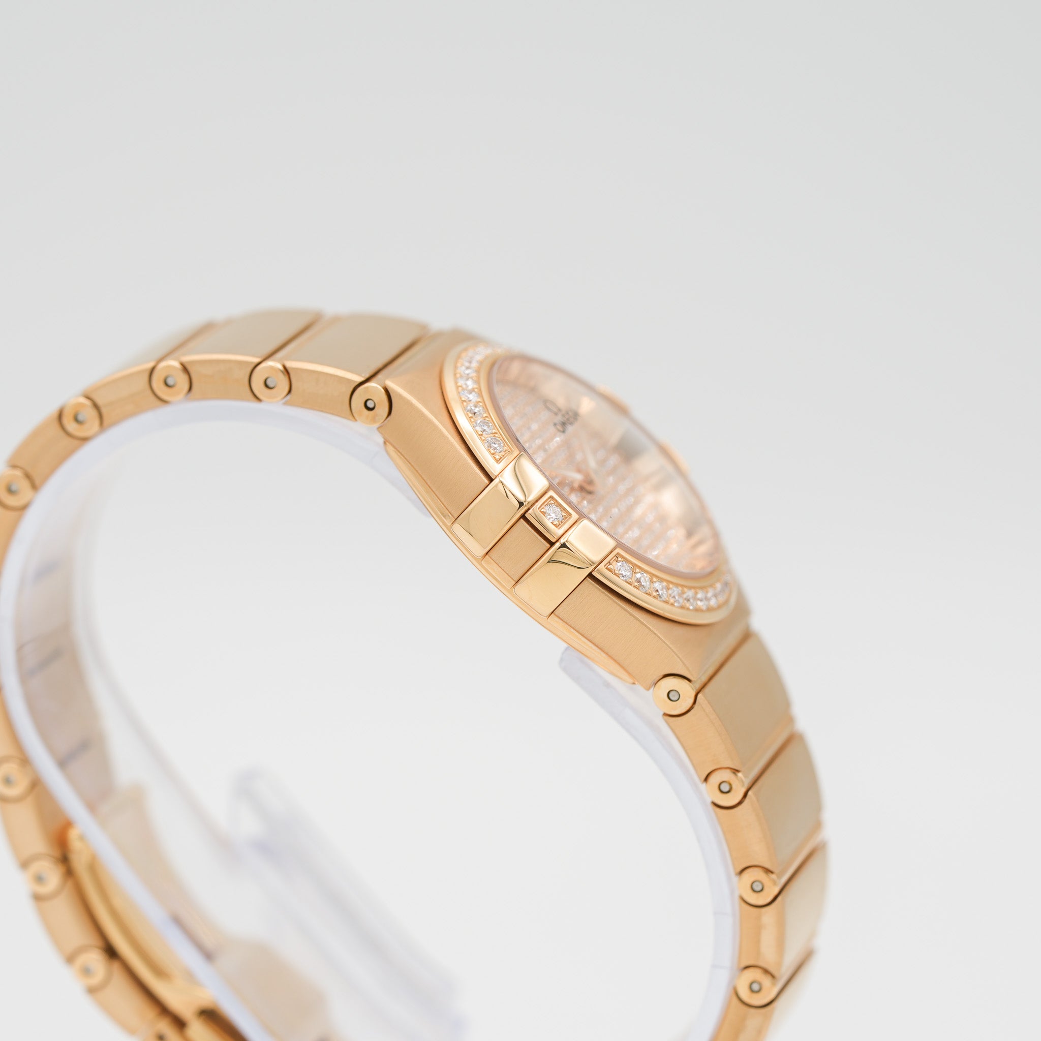 OMEGA 123.55.27.60.99.004 Constellation Quartz Diamonds 27mm Watch case side