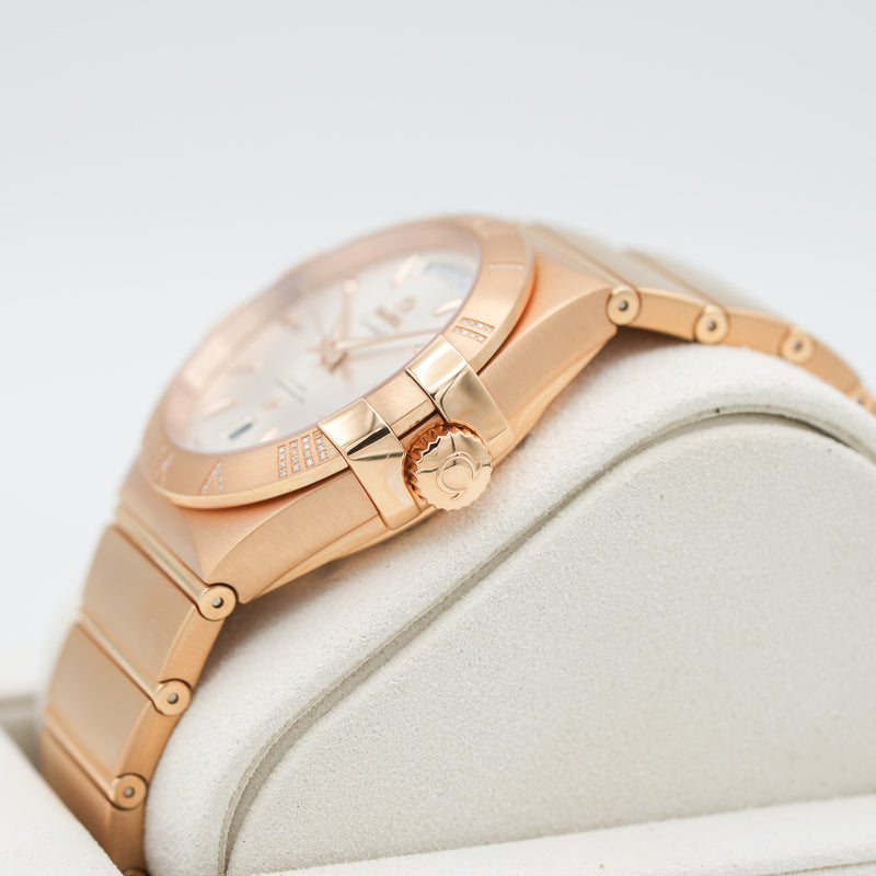 Omega 123.55.38.22.02.001 Constellation Co-Axial Day-Date 38mm Watch crown