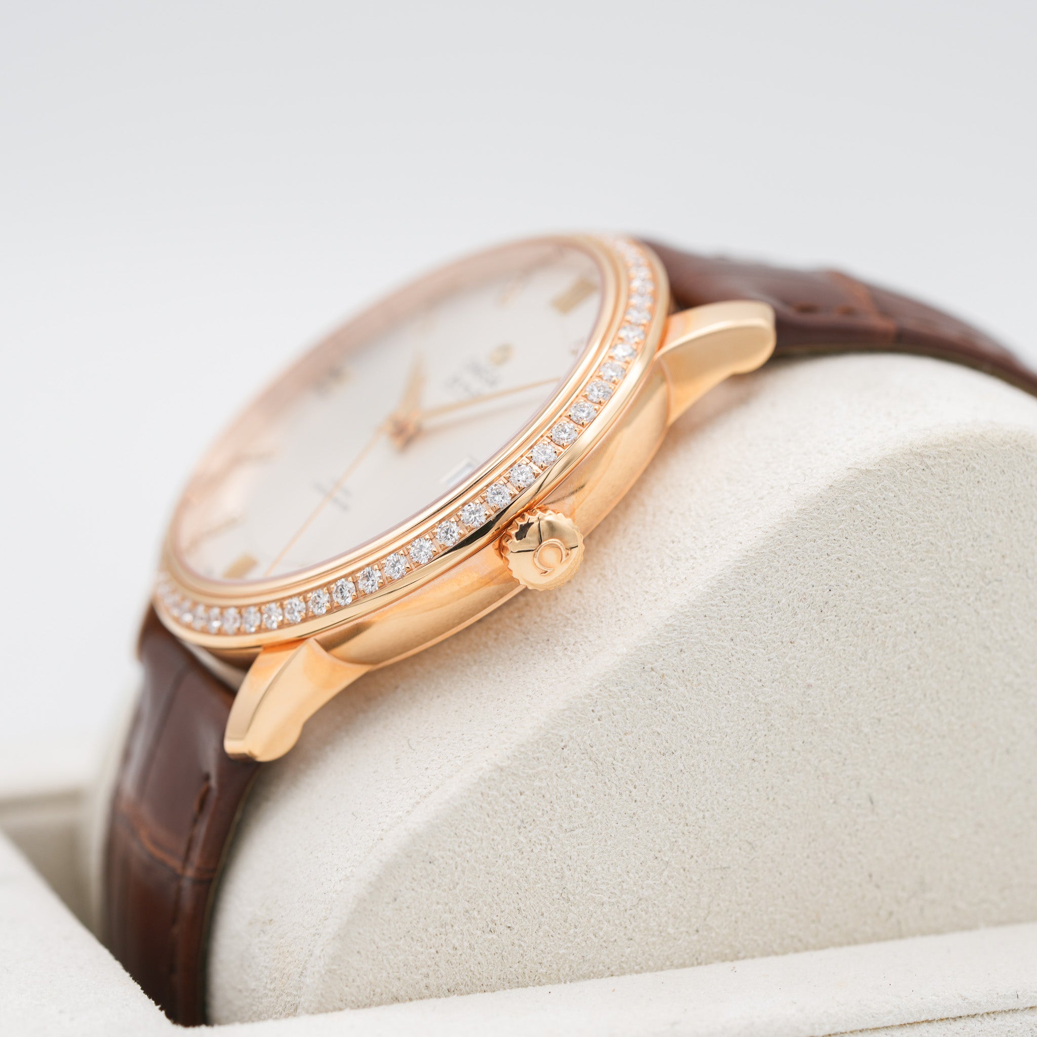 Omega De Ville Prestige Co-Axial 39.5mm 424.584.020.52.002 crown