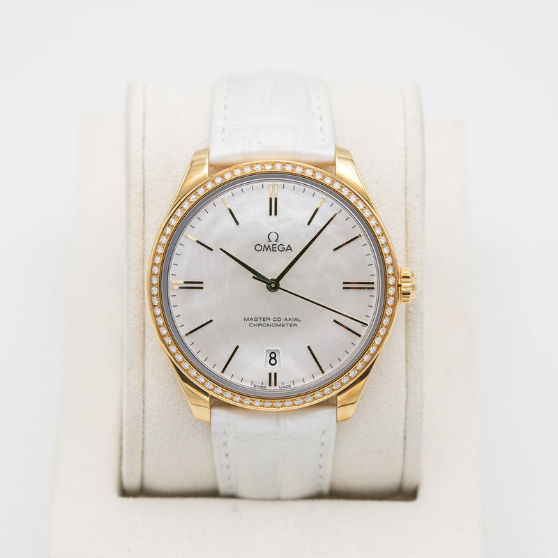 Omega 432.58.40.21.05.002 De Ville Tresor Master Co-Axial Chronometer 40mm Watch dial