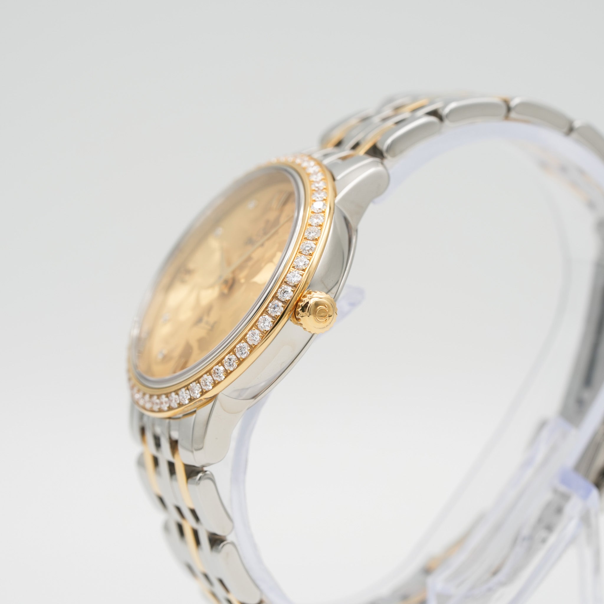 Omega De Ville Prestige Butterfly Quartz 32.7 mm Gold and Steel 424.253.360.58.001 crown