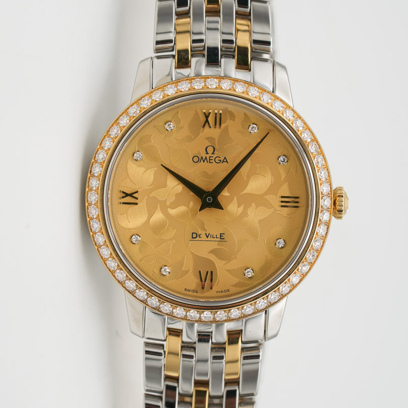 Omega De Ville Prestige Butterfly Quartz 32.7 mm Gold and Steel 424.253.360.58.001 dial close up