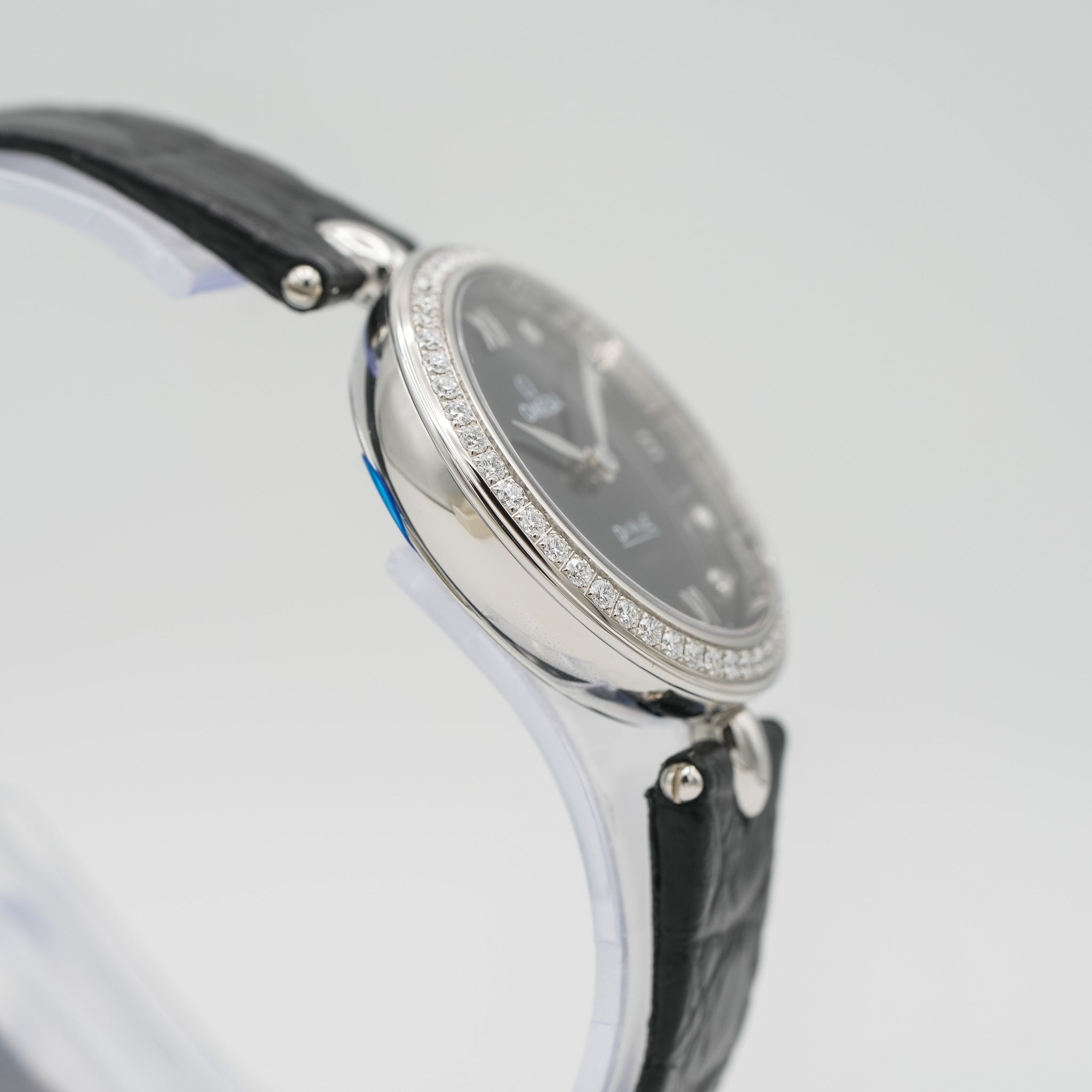 Omega 424.18.27.60.51.001 De Ville Prestige Dewdrop Quartz 27.4mm Watch case