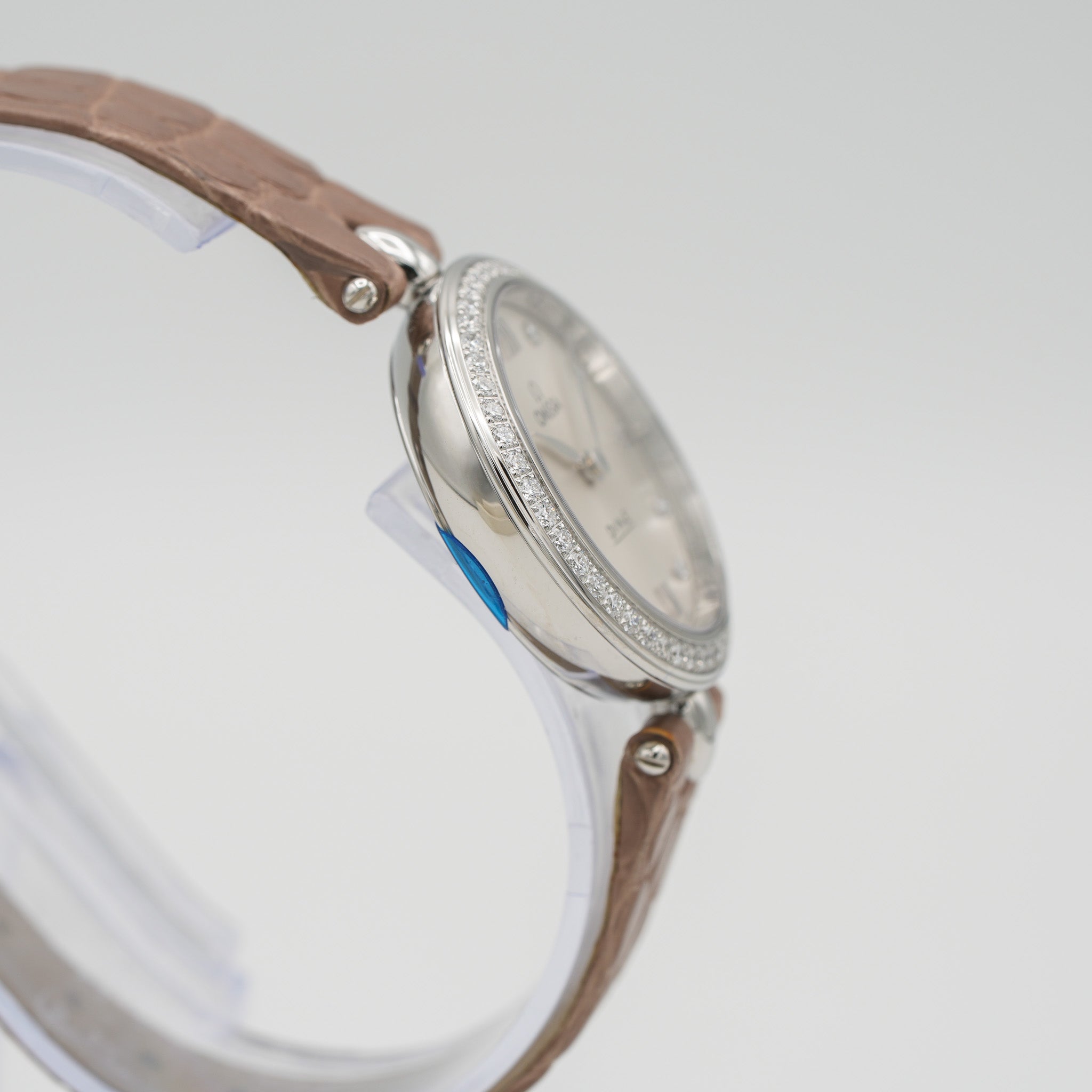 Omega 424.18.27.60.52.001 De Ville Prestige Quartz 27.4mm Watch case