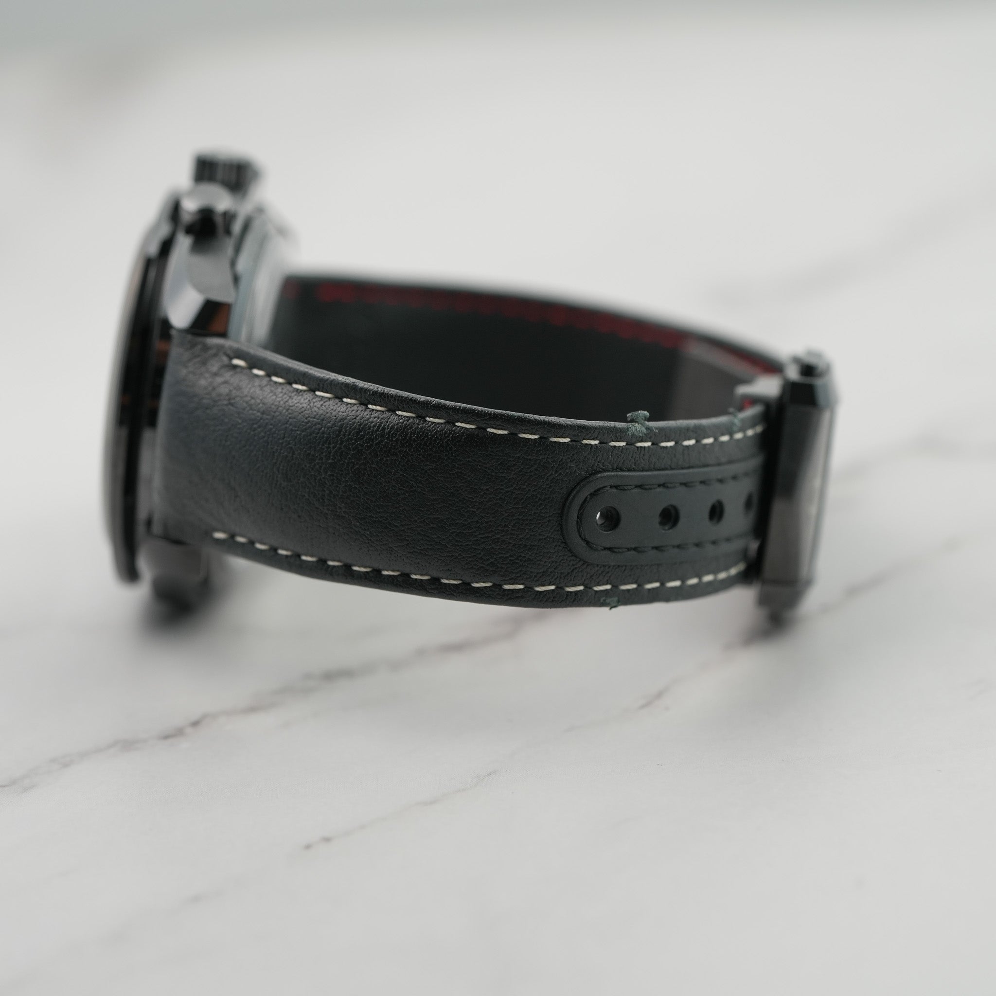 Omega Speedmaster Pitch Black Moonwatch 44.25mm 311.92.44.51.01.004 strap