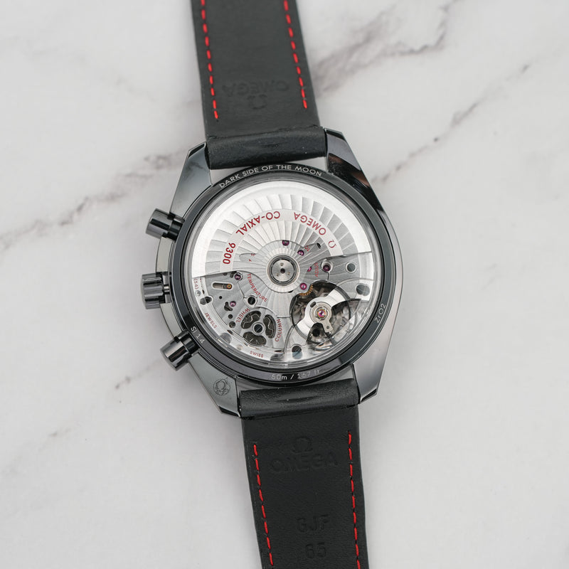 Omega Speedmaster Pitch Black Moonwatch 44.25mm 311.92.44.51.01.004 movement