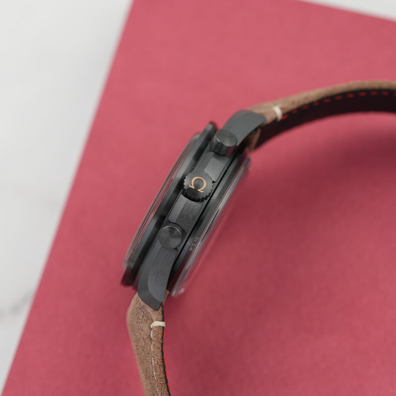 Omega Speedmaster Vintage Black Moonwatch 311.92.44.51.01.006 crown