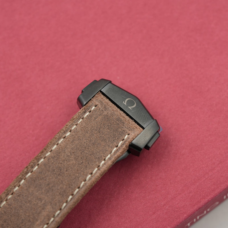 Omega Speedmaster Vintage Black Moonwatch 311.92.44.51.01.006 clasp 2