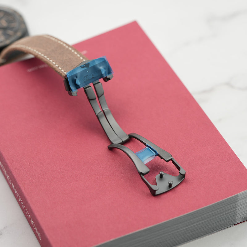 Omega Speedmaster Vintage Black Moonwatch 311.92.44.51.01.006 clasp