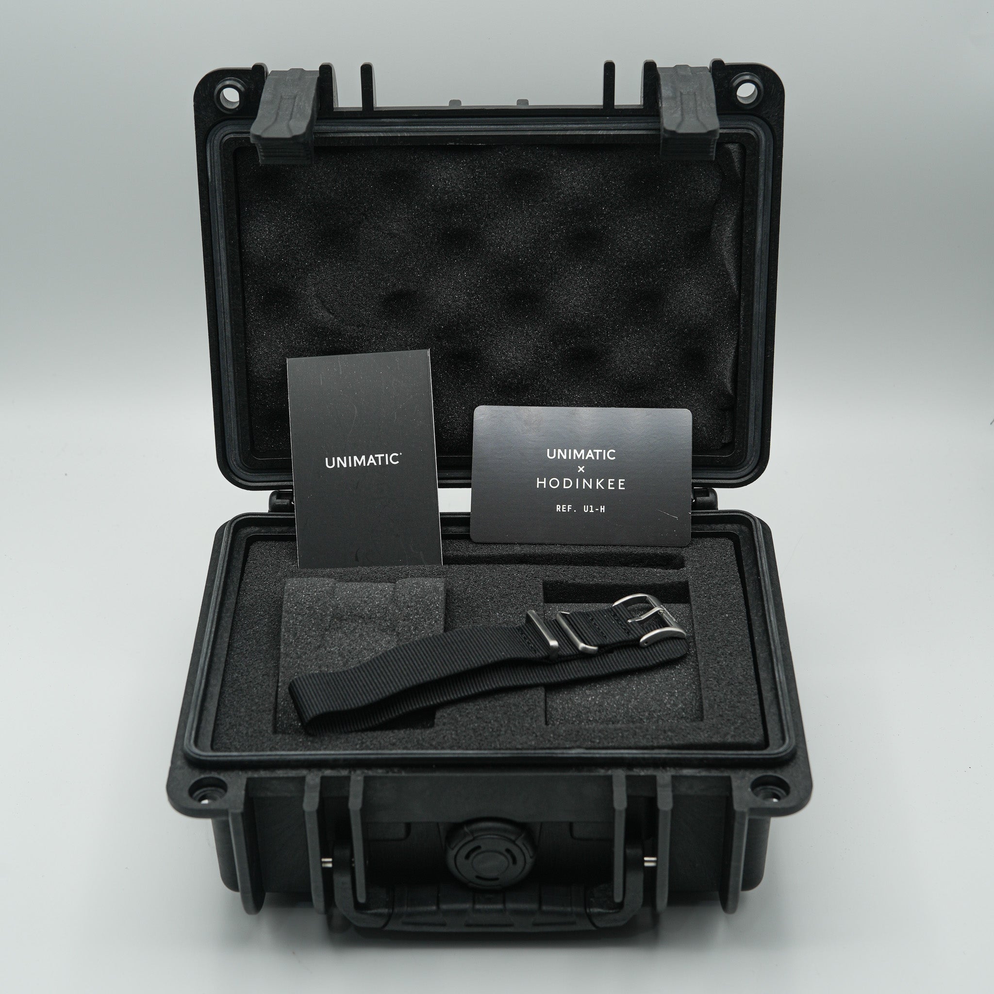 2021 Unimatic x HODINKEE Modello Uno U1-H box papers accessories